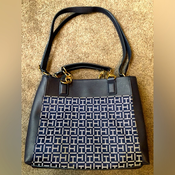 Tommy Hilfiger navy purse 😀 - Picture 2 of 9